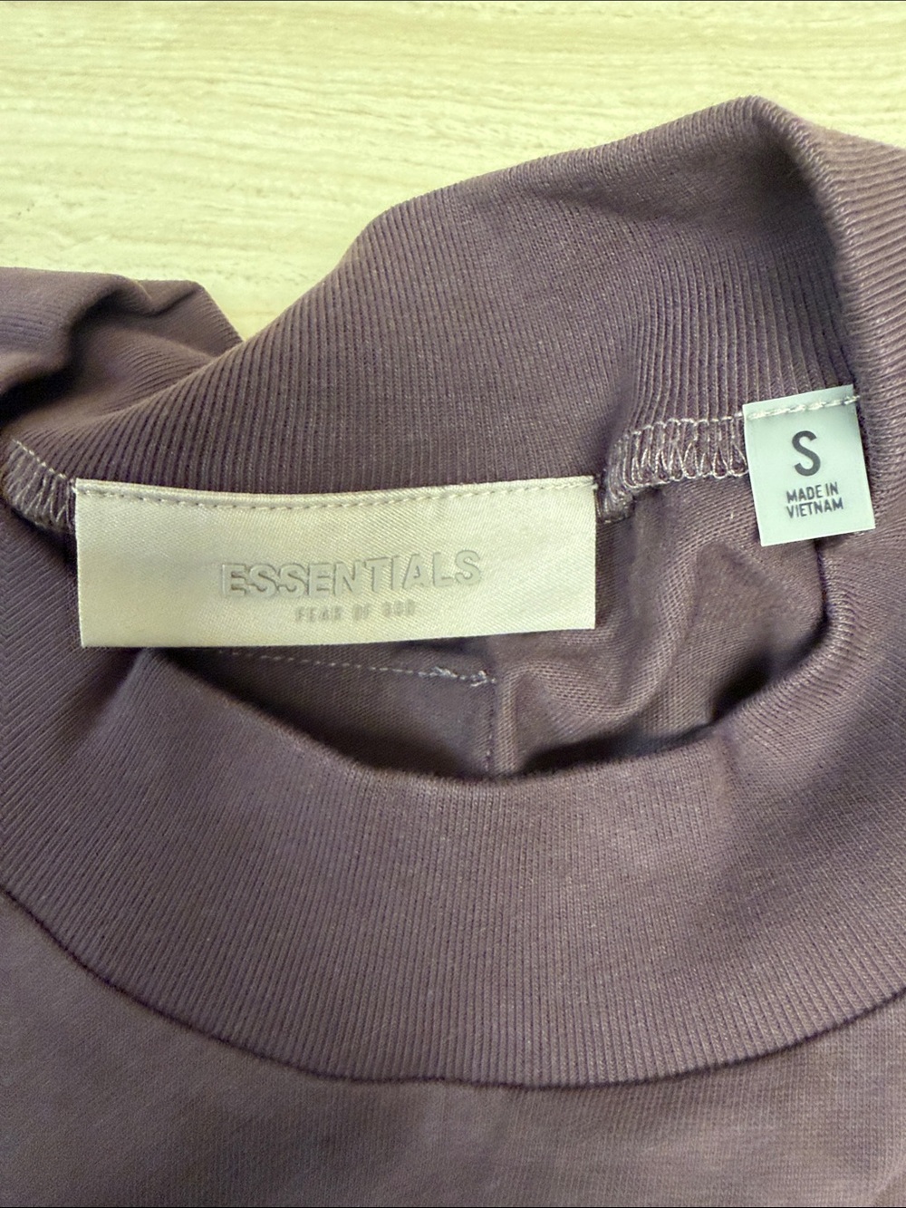 FEAR OF GOD ESSENTIALS TEE PLUM - S - Picture 6 of 10